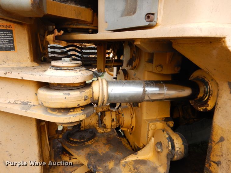 image for item IQ9653 2003 Bell 4206D  4WD scraper tractor