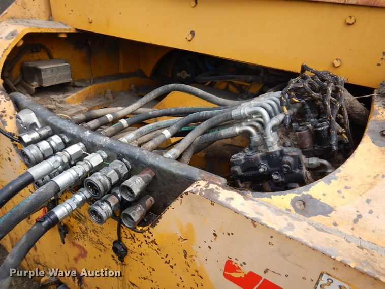 image for item IQ9653 2003 Bell 4206D  4WD scraper tractor