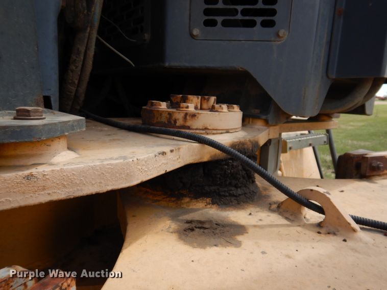 image for item IQ9653 2003 Bell 4206D  4WD scraper tractor