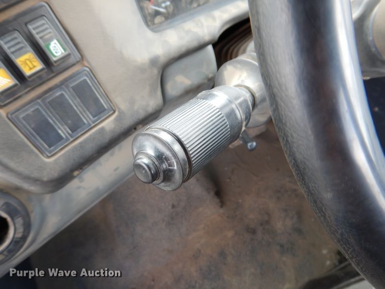 image for item IQ9653 2003 Bell 4206D  4WD scraper tractor