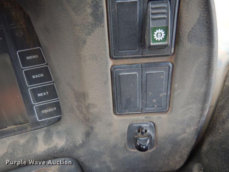 image for item IQ9653 2003 Bell 4206D  4WD scraper tractor