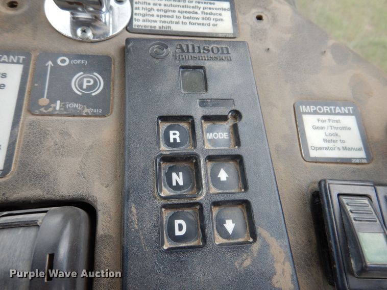 image for item IQ9653 2003 Bell 4206D  4WD scraper tractor