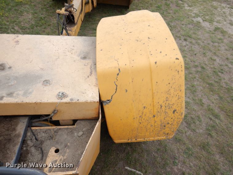 image for item IQ9653 2003 Bell 4206D  4WD scraper tractor