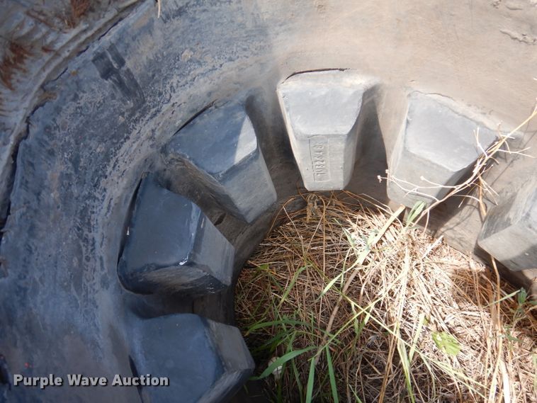 image for item IQ9656 (3) 30"W Quad tracks