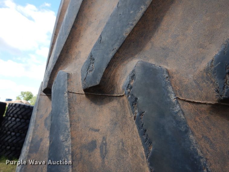 image for item IQ9657 (4) Firestone 1250/45B32 tires