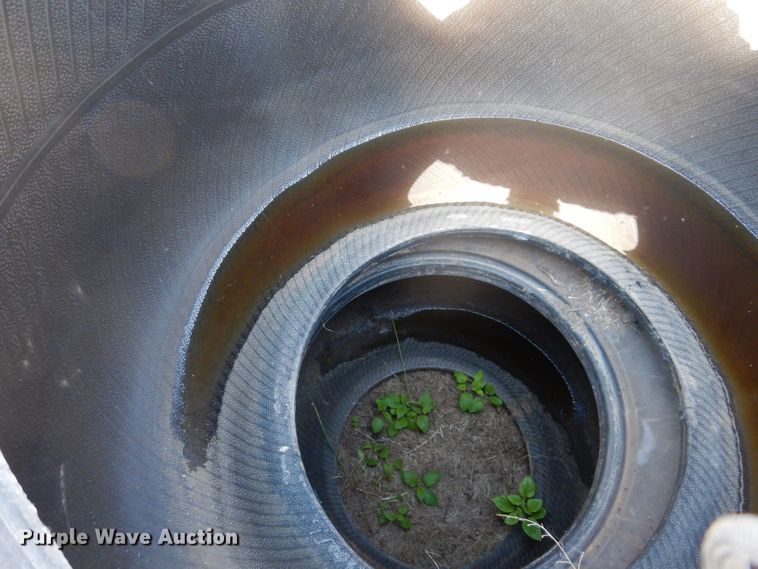 image for item IQ9657 (4) Firestone 1250/45B32 tires