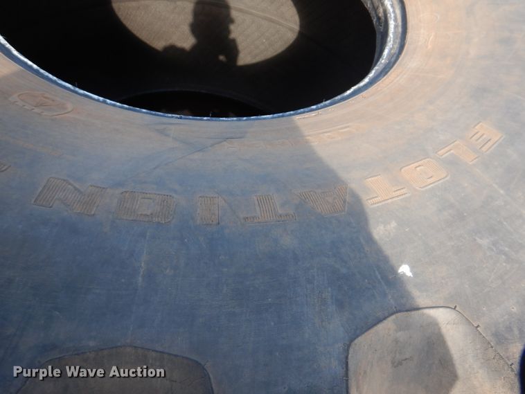 image for item IQ9657 (4) Firestone 1250/45B32 tires