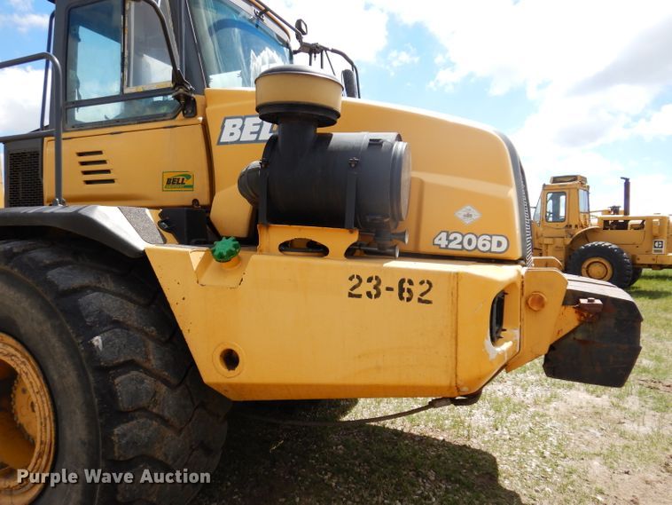 image for item IQ9659 2006 Bell 4206D  4WD scraper tractor