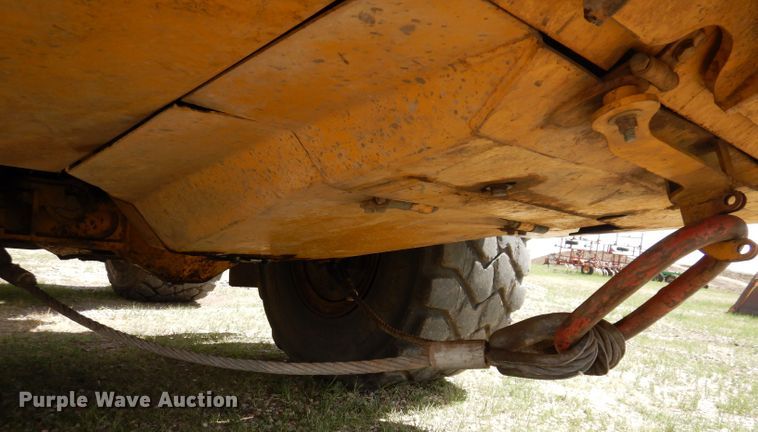 image for item IQ9659 2006 Bell 4206D  4WD scraper tractor