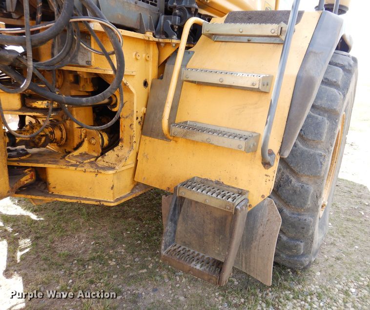 image for item IQ9659 2006 Bell 4206D  4WD scraper tractor