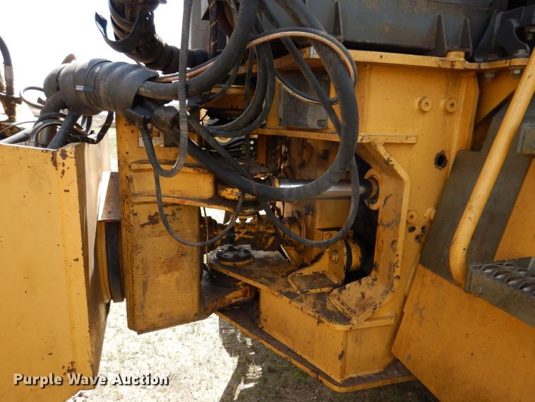 image for item IQ9659 2006 Bell 4206D  4WD scraper tractor