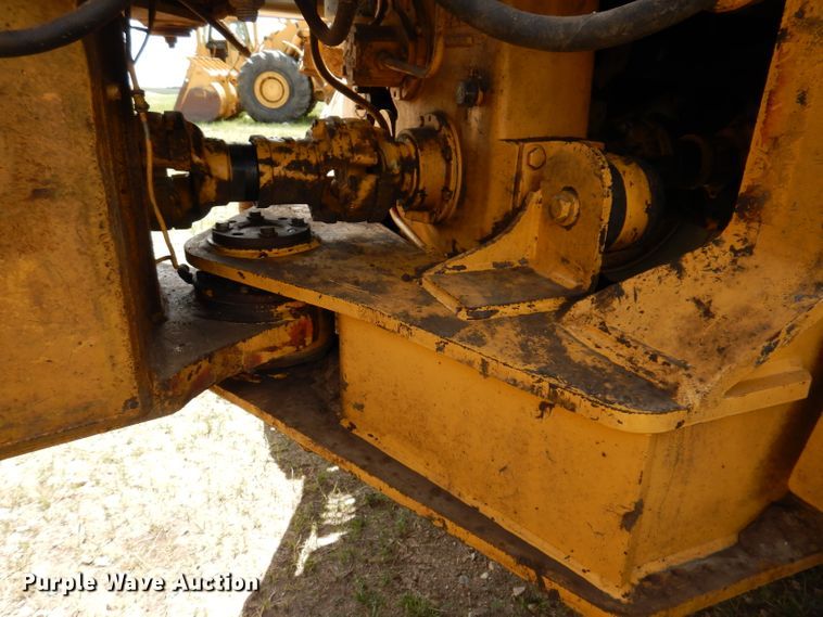 image for item IQ9659 2006 Bell 4206D  4WD scraper tractor