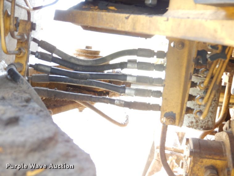 image for item IQ9659 2006 Bell 4206D  4WD scraper tractor