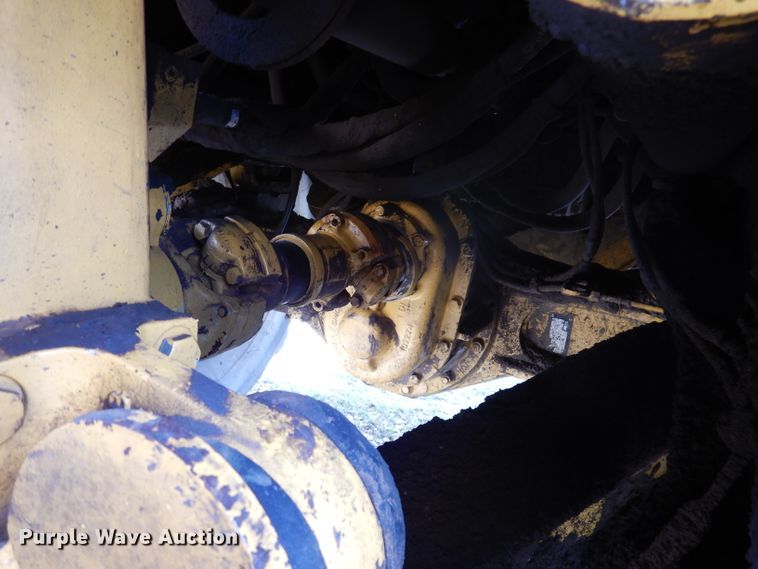 image for item IQ9659 2006 Bell 4206D  4WD scraper tractor