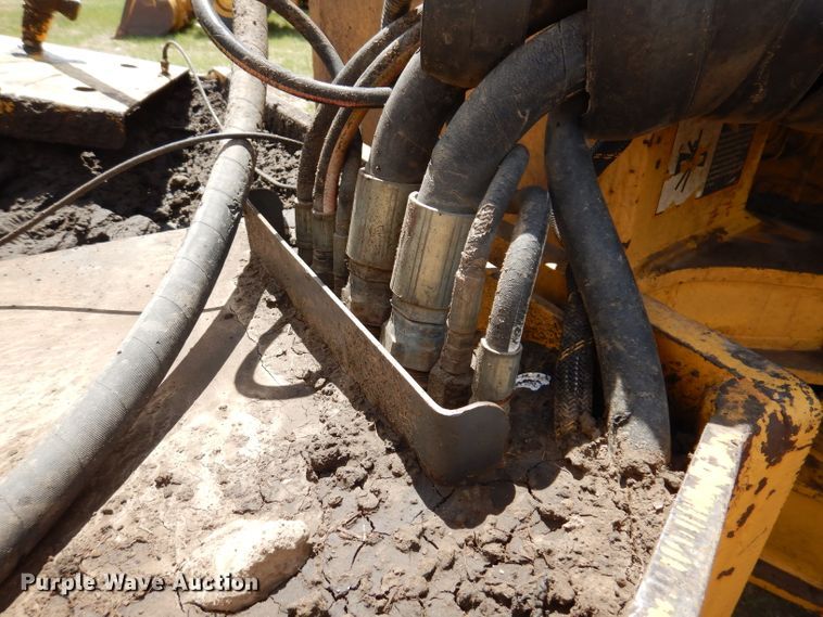 image for item IQ9659 2006 Bell 4206D  4WD scraper tractor