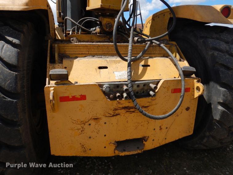 image for item IQ9659 2006 Bell 4206D  4WD scraper tractor