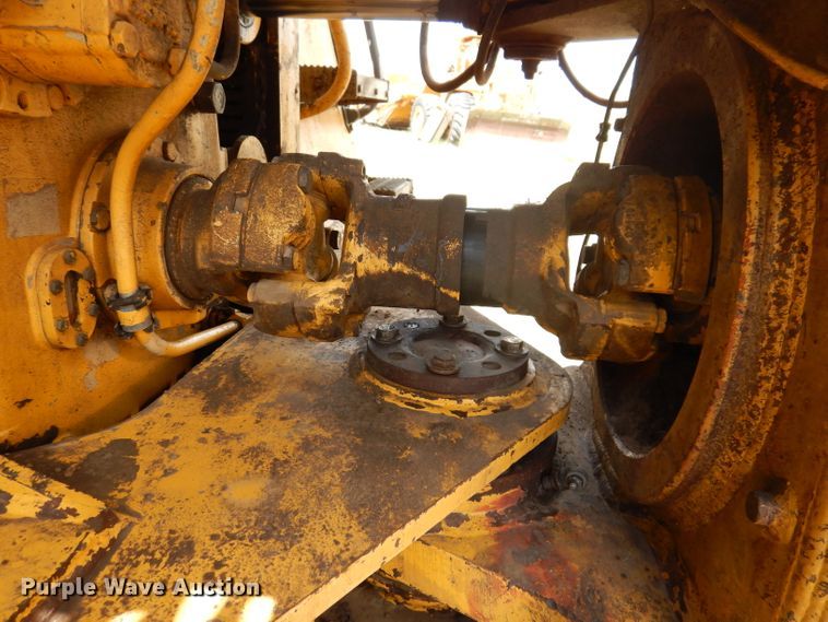 image for item IQ9659 2006 Bell 4206D  4WD scraper tractor