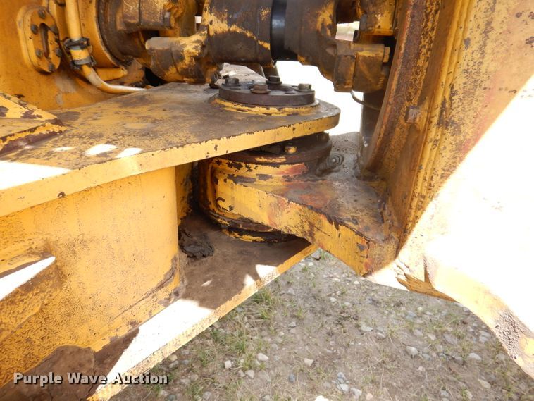 image for item IQ9659 2006 Bell 4206D  4WD scraper tractor