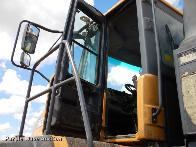 image for item IQ9659 2006 Bell 4206D  4WD scraper tractor