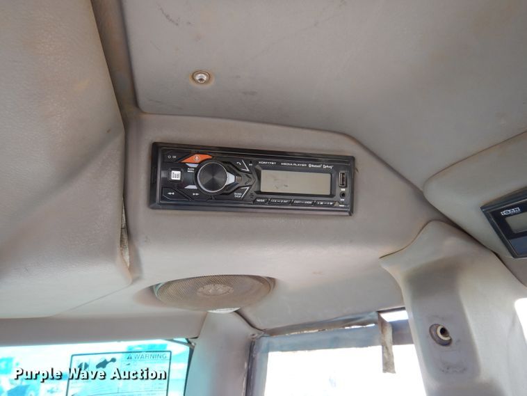 image for item IQ9659 2006 Bell 4206D  4WD scraper tractor