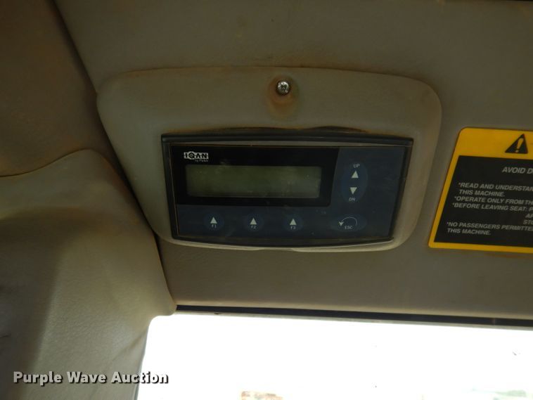 image for item IQ9659 2006 Bell 4206D  4WD scraper tractor