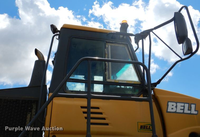 image for item IQ9659 2006 Bell 4206D  4WD scraper tractor