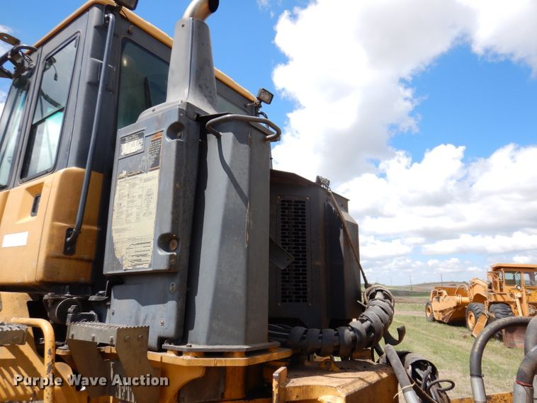 image for item IQ9659 2006 Bell 4206D  4WD scraper tractor