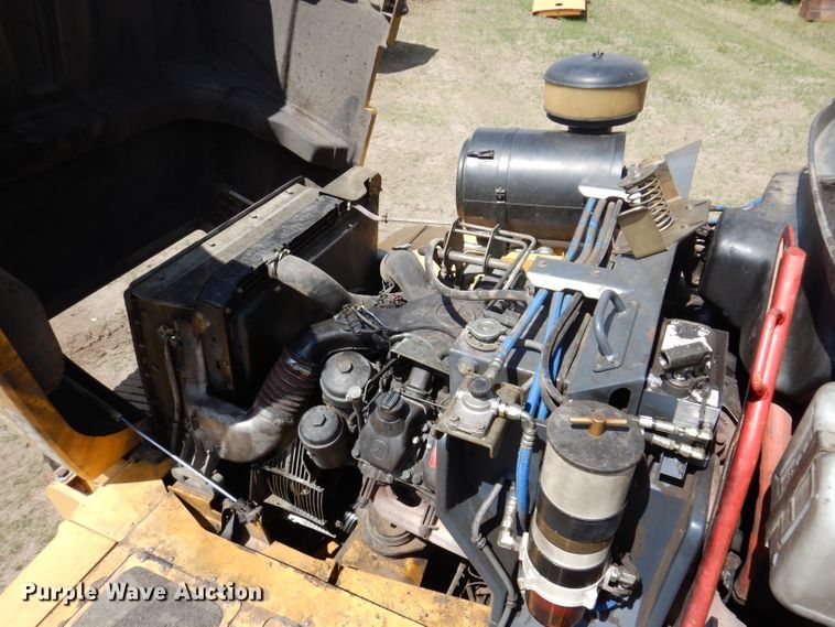 image for item IQ9659 2006 Bell 4206D  4WD scraper tractor