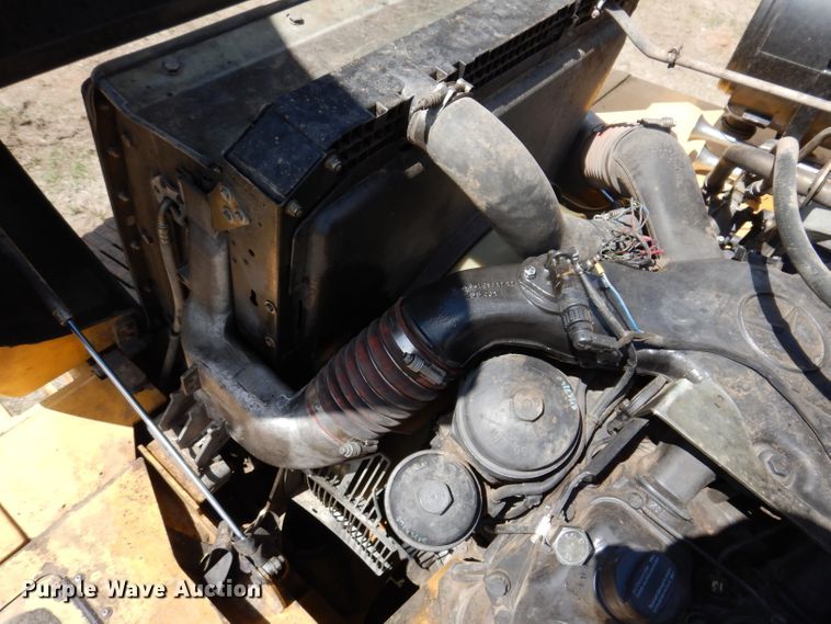 image for item IQ9659 2006 Bell 4206D  4WD scraper tractor