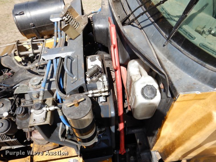 image for item IQ9659 2006 Bell 4206D  4WD scraper tractor