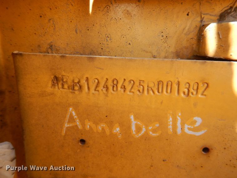 image for item IQ9659 2006 Bell 4206D  4WD scraper tractor