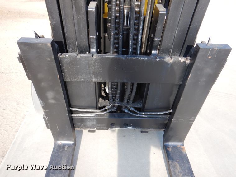 image for item IQ9664 Hyster 120  forklift