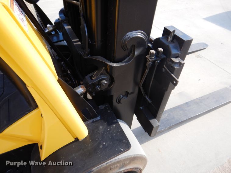 image for item IQ9664 Hyster 120  forklift
