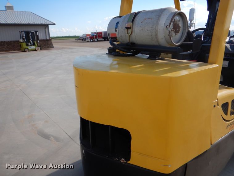 image for item IQ9664 Hyster 120  forklift