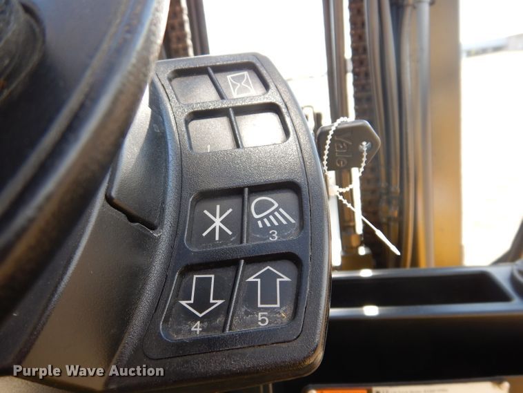 image for item IQ9664 Hyster 120  forklift