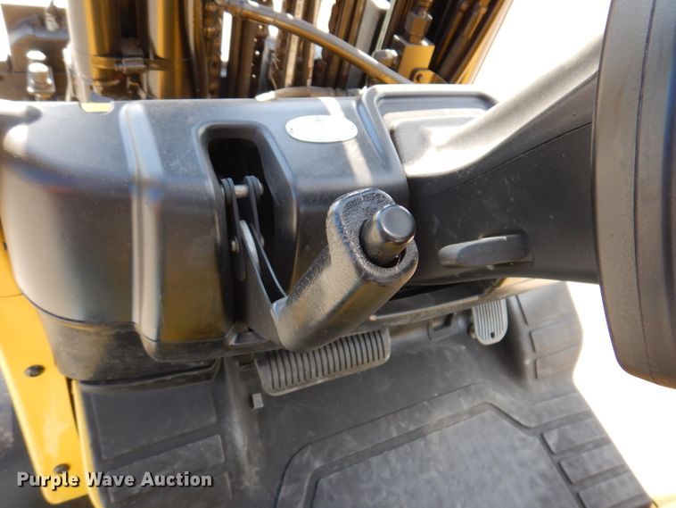 image for item IQ9664 Hyster 120  forklift