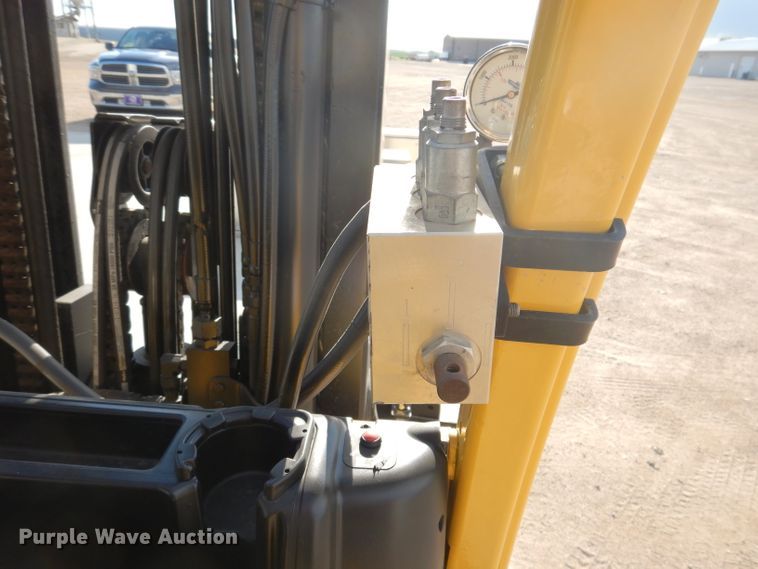 image for item IQ9664 Hyster 120  forklift