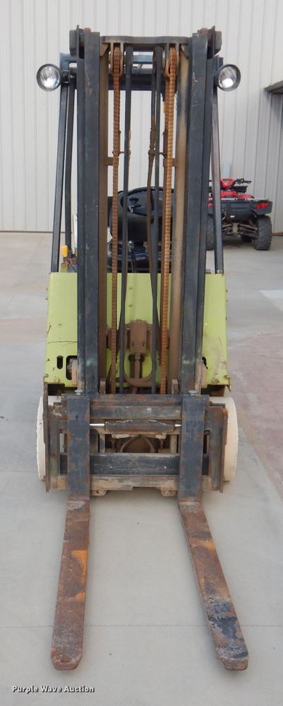 image for item IQ9666 Clark GCS15  forklift