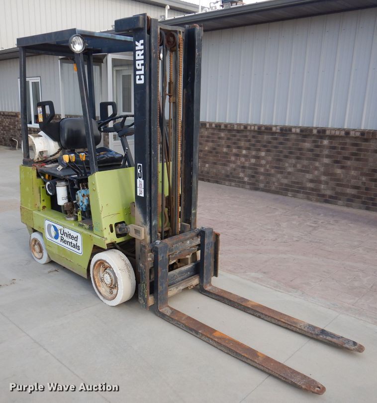 image for item IQ9666 Clark GCS15  forklift