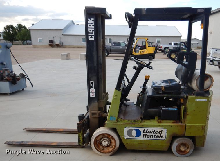 image for item IQ9666 Clark GCS15  forklift