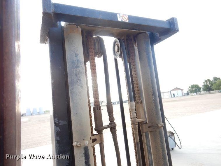 image for item IQ9666 Clark GCS15  forklift