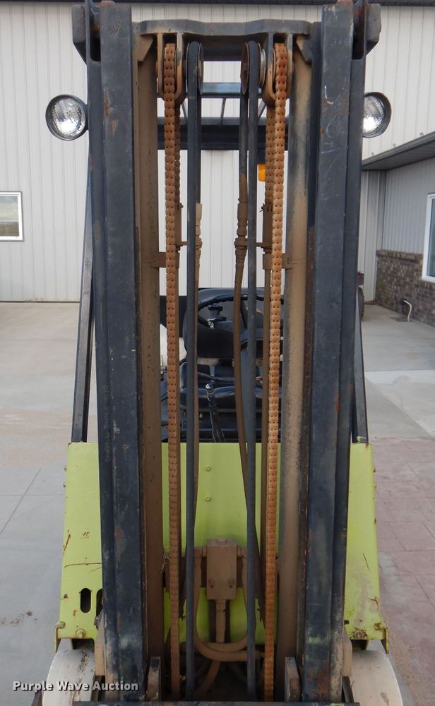 image for item IQ9666 Clark GCS15  forklift