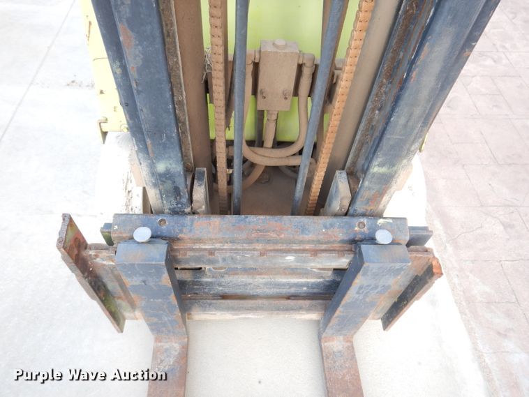 image for item IQ9666 Clark GCS15  forklift