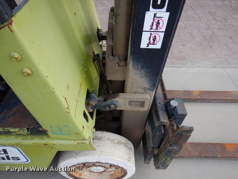 image for item IQ9666 Clark GCS15  forklift