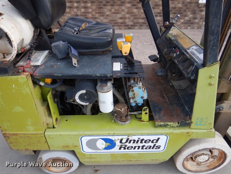 image for item IQ9666 Clark GCS15  forklift