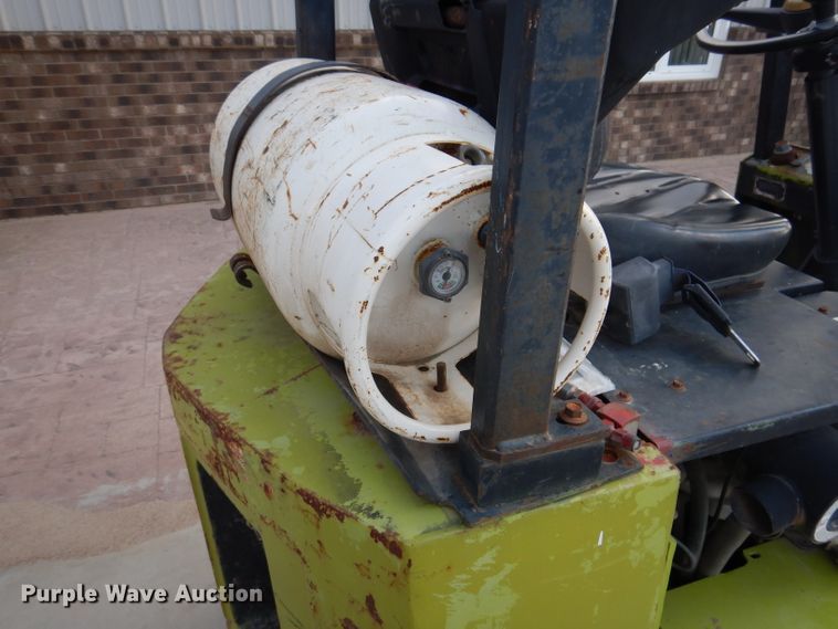 image for item IQ9666 Clark GCS15  forklift