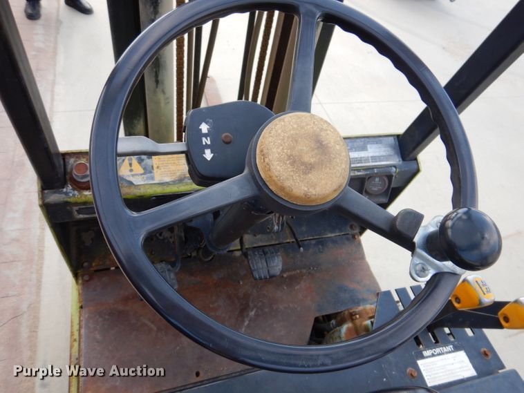 image for item IQ9666 Clark GCS15  forklift