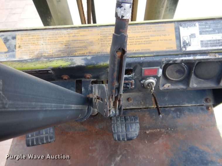 image for item IQ9666 Clark GCS15  forklift