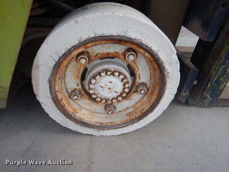 image for item IQ9666 Clark GCS15  forklift