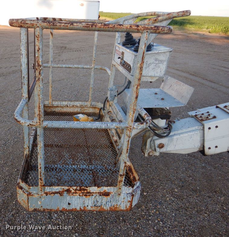 image for item IQ9671 1996 Snorkel TB-A60RDZ  boom lift